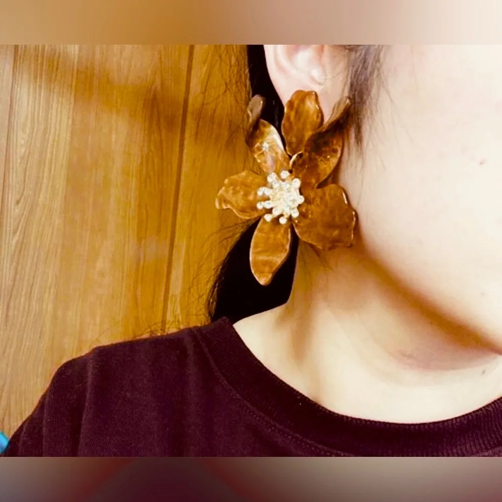 🤎🍂 Bronze Acrylic Resin Flower Earrings 🍂🤎 Brand New in Packet - Picture 6 of 12
